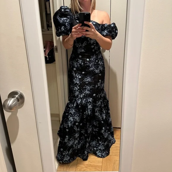 Elliatt Black and Blue Floral Maxi Dress - Picture 5 of 6